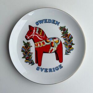 Vintage Dala Horse Souvenir Plate Sweden Sverige White 7.5 Inch Red Folk Art